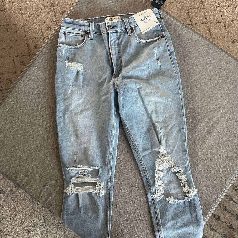 Abercrombie & Fitch The Skinny High Rise Jeans
